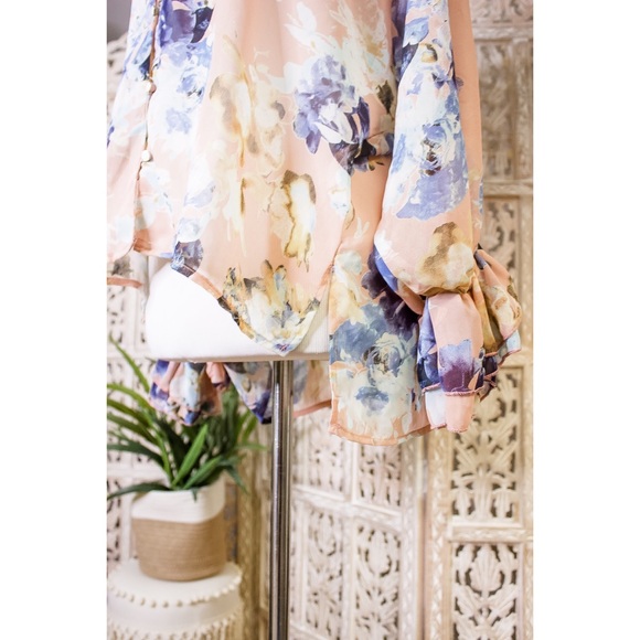 Floral tie front blouse - Picture 16 of 16